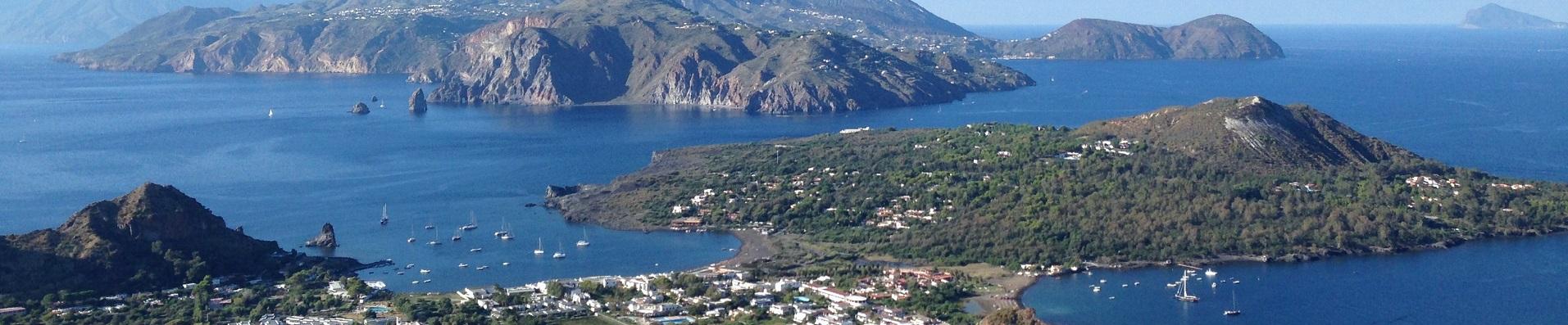 <p>Villas and holiday homes on the Aeolian Islands</p>