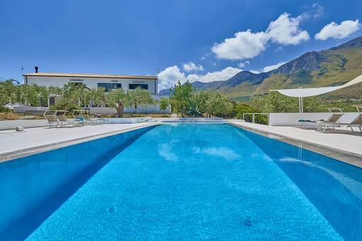 Casa Turi - villas-in-sicily-pool_576_652_27869